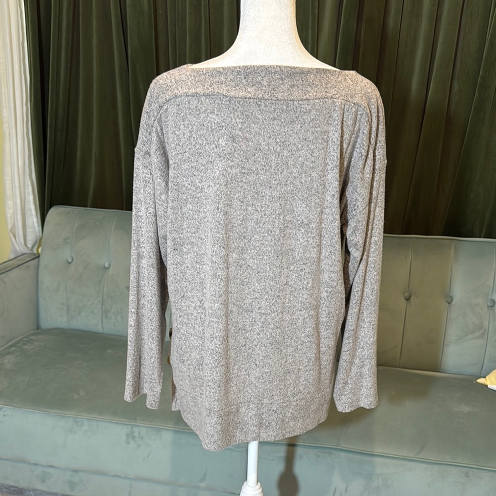Kim & Cami Gray 3/4 Sleeve Boat Neck Knit Blouse Button Detail - Picture 6 of 6